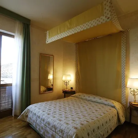 فندق Zunica Ospitalita Dal 1880 تْشيفيتيلاّ ديل ترونتو