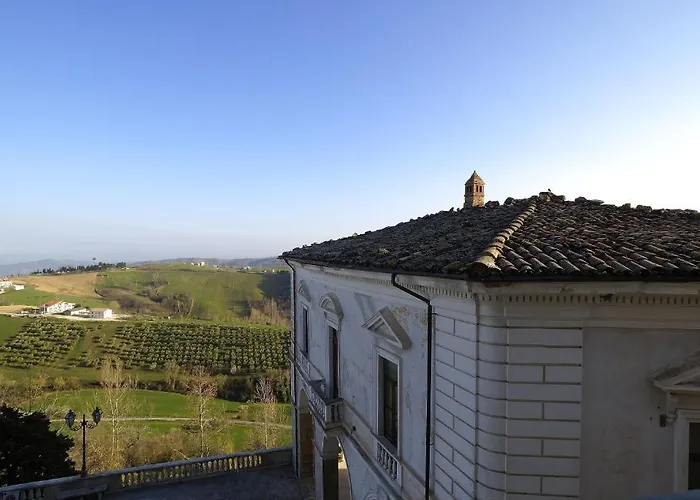 Zunica Ospitalita Dal 1880 מלון